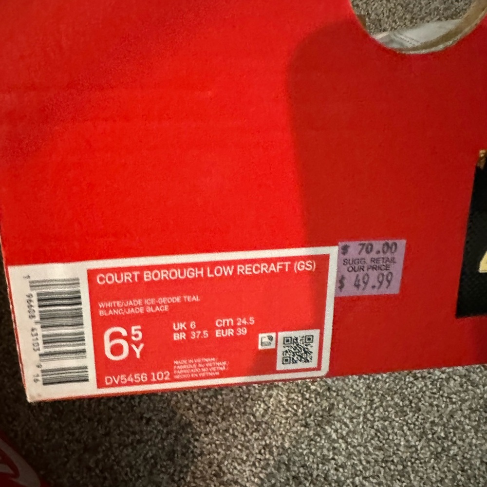 Nike Court Borough Low Recraft GS in White and Jade
